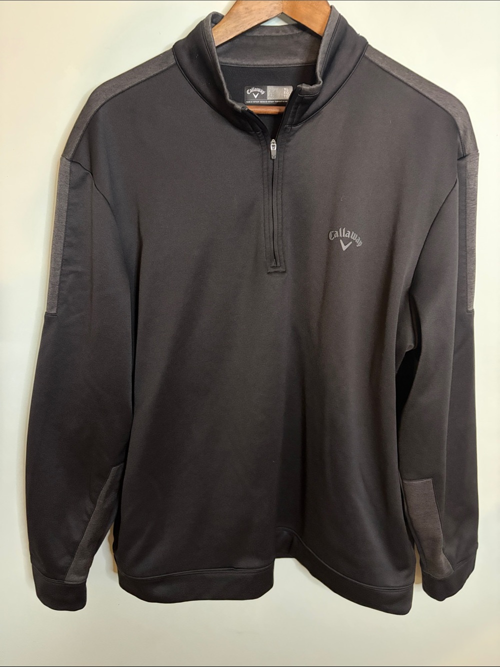 Callaway Men’s Black and Dark Gray Quarter-Zip Pullover